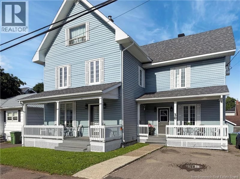 30 Sugarloaf Street, Campbellton, New Brunswick, E3N3B1, Campbellton, New Brunswick — photo 1 of 5