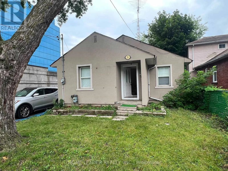21 Franklin Avenue, Toronto (Lansing-Westgate), Ontario, M2N1B7, Toronto (Lansing-Westgate), Ontario — photo 1 of 5