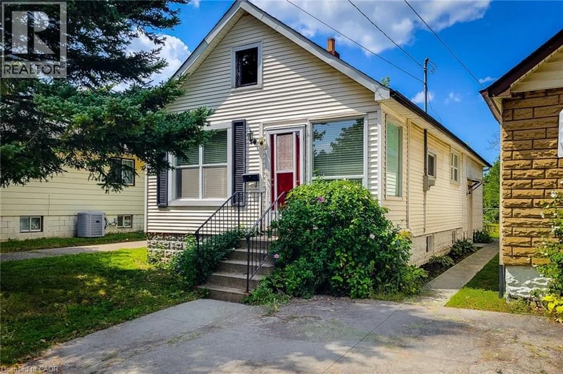 224 EAST 8TH Street, Hamilton, Ontario, L9A3L8, Hamilton, Ontario — photo 1 of 5