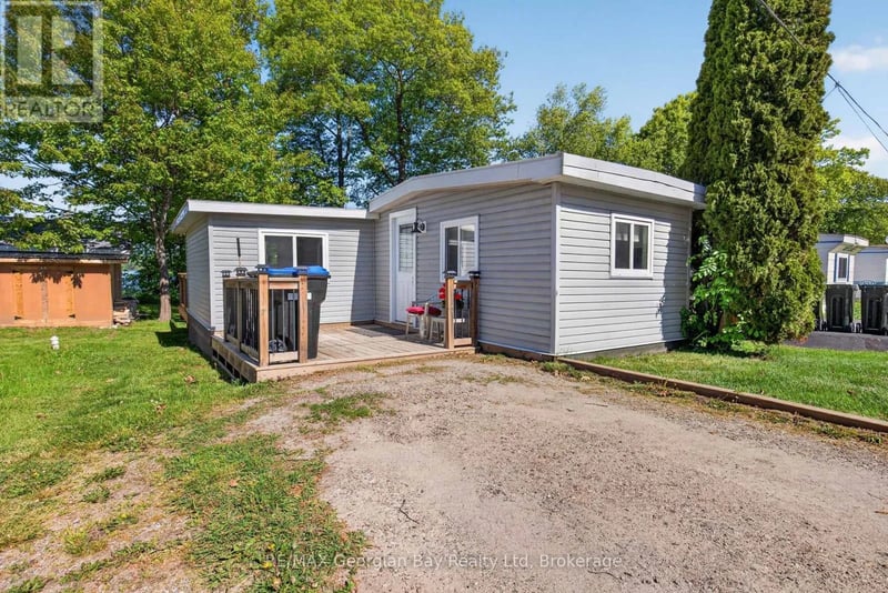 24 Lakeshore Road, Midland, Ontario, L4R0B8, Midland, Ontario — photo 1 of 5