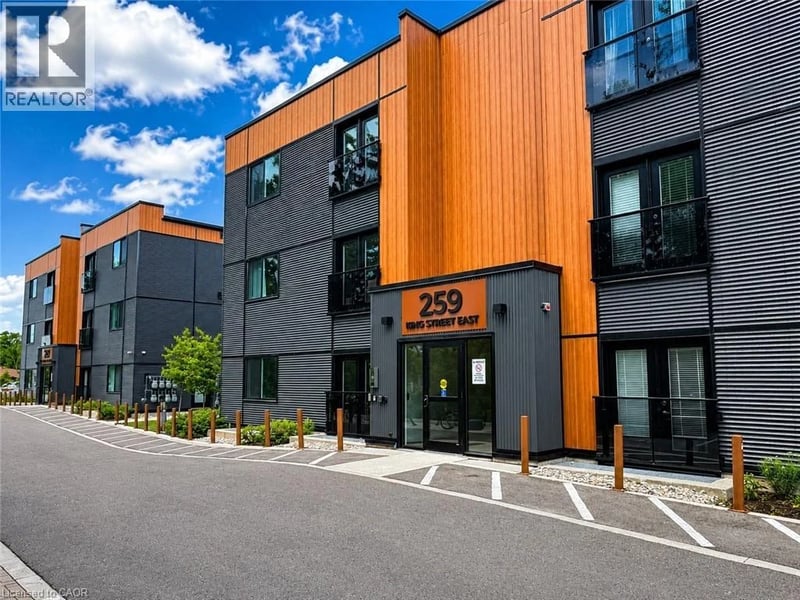 #1C 259 KING Street East, Stoney Creek, Ontario, L8G1L9, Stoney Creek, Ontario — photo 1 of 5
