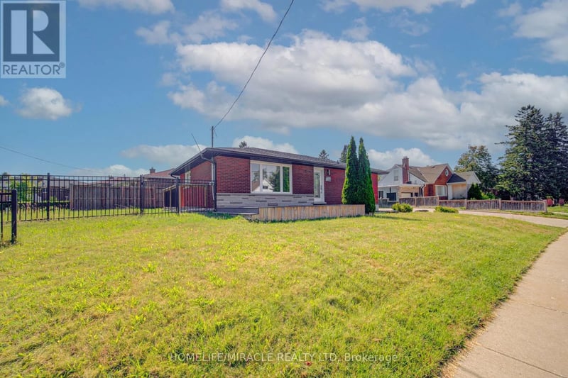 161 Kipling Avenue, Kitchener, Ontario, N2C2B8, Kitchener, Ontario — photo 1 of 5
