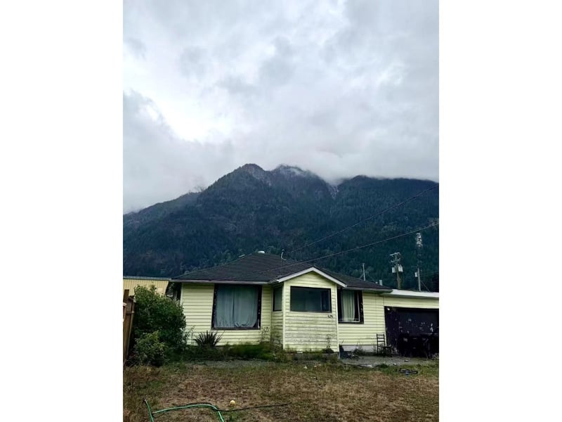 626 HUDSON BAY Street, Hope, British Columbia, V0X1L4, Hope, British Columbia — photo 1 of 5