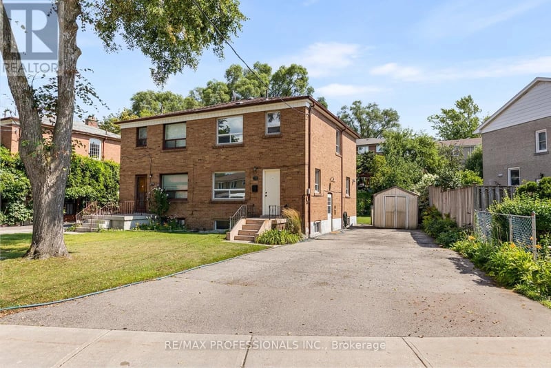 21 Brendwin Road, Toronto (Rockcliffe-Smythe), Ontario, M6N4V6, Toronto (Rockcliffe-Smythe), Ontario — photo 1 of 5