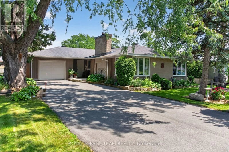 9 Laurentide Road, Ottawa, Ontario, K2H6T6, Ottawa, Ontario — photo 1 of 5