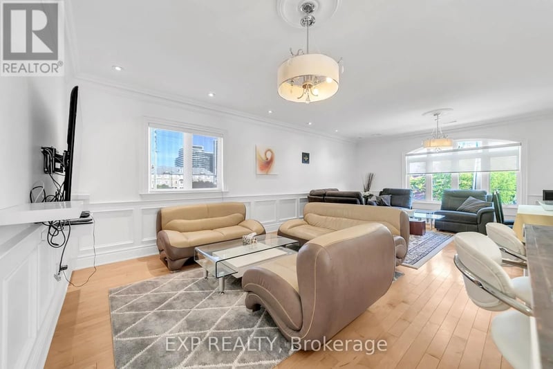#2nd Floor 2 Mackay Drive, Richmond Hill (South Richvale), Ontario, L4C6P1, Richmond Hill (South Richvale), Ontario — photo 1 of 5