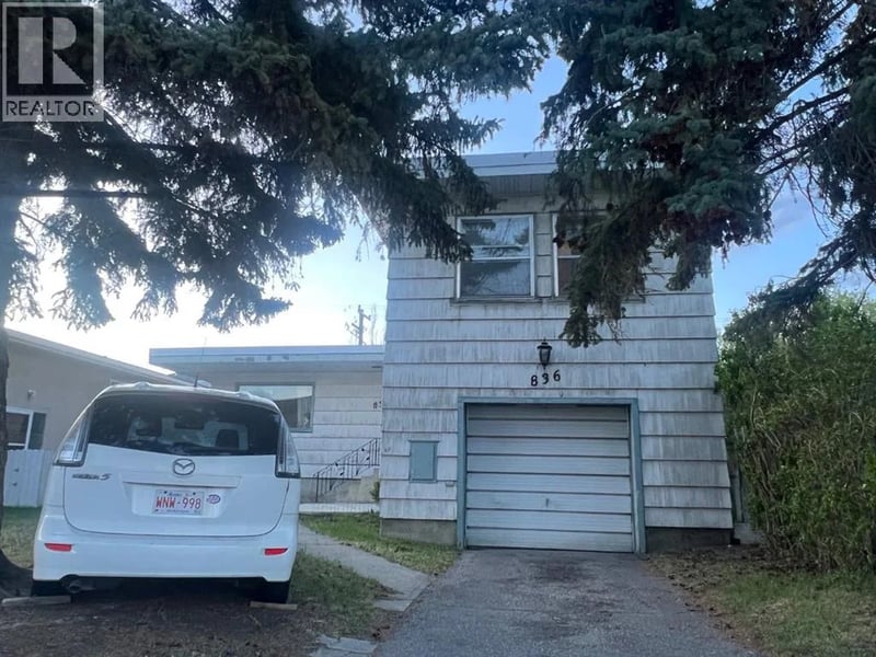 836 69 Avenue Southwest, Calgary, Alberta, T2V0P3, Calgary, Alberta — photo 1 of 5