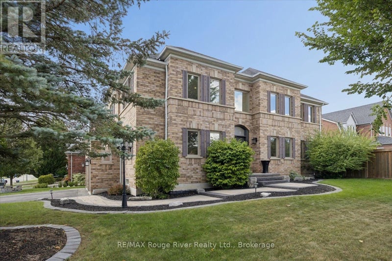10 Windbreak Crescent, Whitby (Williamsburg), Ontario, L1P1P8, Whitby (Williamsburg), Ontario — photo 1 of 5