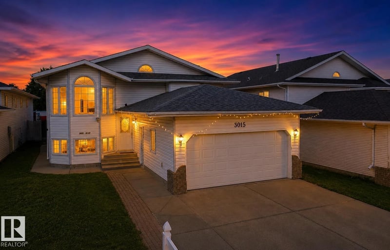 3015 37 ST NW, Edmonton, Alberta, T6L5R1, Edmonton, Alberta — photo 1 of 5