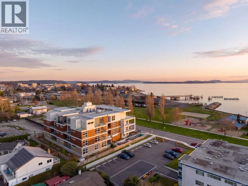 #105 9570 Fifth Street, Sidney, British Columbia, V8L2W5, Sidney, British Columbia — photo 1 of 5