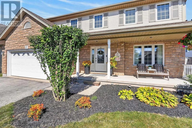 17 Cherry Avenue, West Lincoln (Smithville), Ontario, L0R2A0, West Lincoln (Smithville), Ontario — photo 1 of 5
