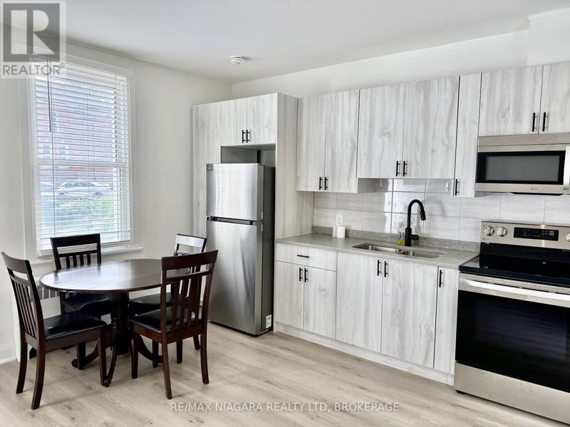 #Unit 2 4711 RIVER Road, Niagara Falls (Downtown), Ontario, L2E3G2, Niagara Falls (Downtown), Ontario — photo 1 of 5