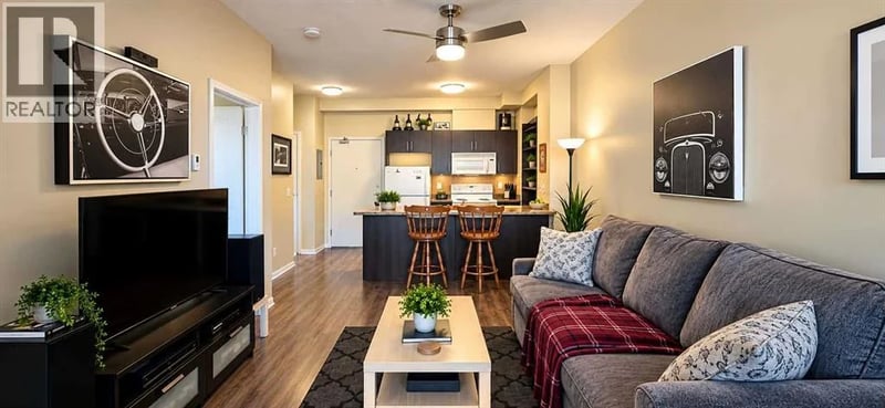 73 Erin Woods Court Southeast, Calgary, Alberta, T2B3V6, Calgary, Alberta — photo 1 of 5