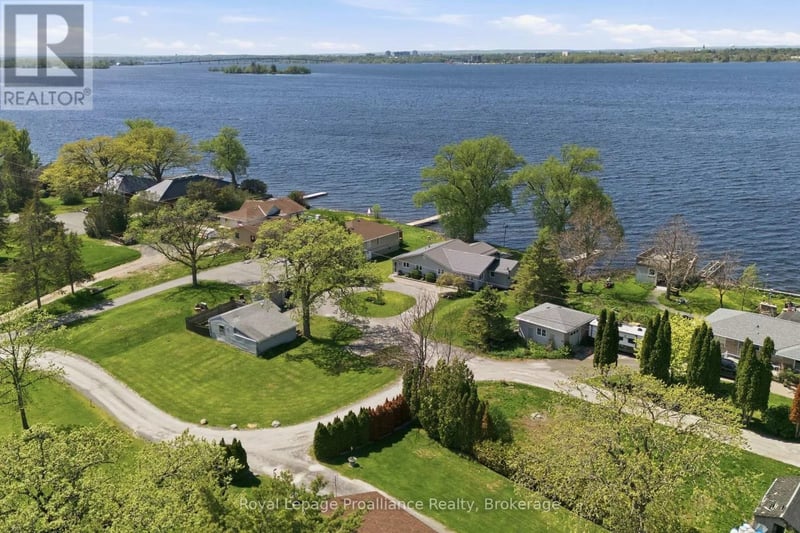 33 Peats Point Lane, Prince Edward County (Ameliasburg Ward), Ontario, K8N4Z7, Prince Edward County (Ameliasburg Ward), Ontario — photo 1 of 5
