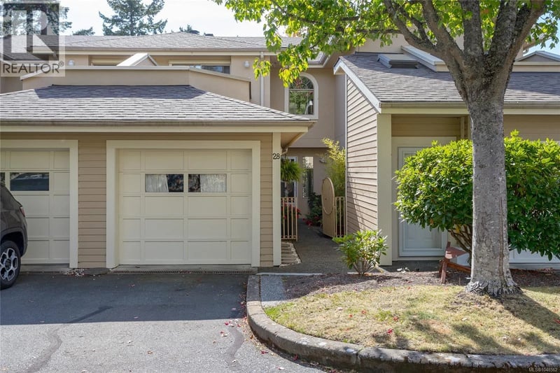 #28 909 Admirals Road, Esquimalt, British Columbia, V9A2P1, Esquimalt, British Columbia — photo 1 of 5