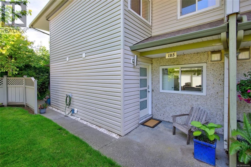 #105 1537 Noel Avenue, Comox, British Columbia, V9M3H8, Comox, British Columbia — photo 1 of 5