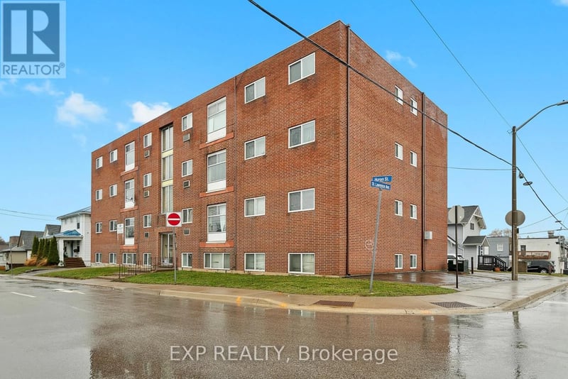 #1 4663 Huron Street, Niagara Falls (Downtown), Ontario, L2E2H7, Niagara Falls (Downtown), Ontario — photo 1 of 5