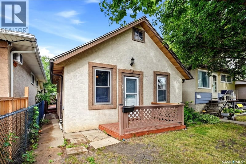 558 OSLER STREET, Regina, Saskatchewan, S4R1W1, Regina, Saskatchewan — photo 1 of 5