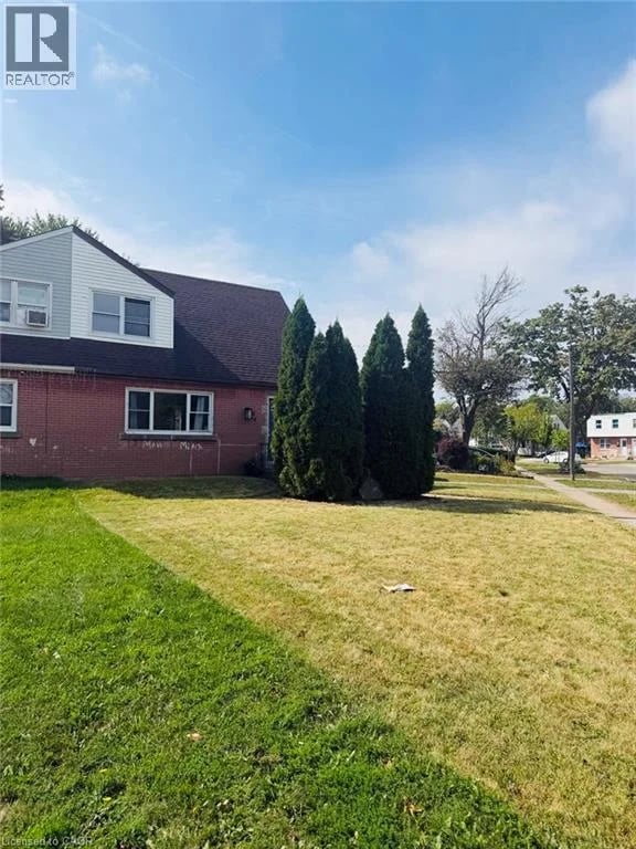 64 EASTVALE Place, Hamilton, Ontario, L8H1P1, Hamilton, Ontario — photo 1 of 5