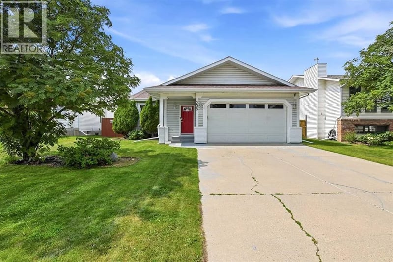 206 Davison Drive, Red Deer, Alberta, T4R2E6, Red Deer, Alberta — photo 1 of 5