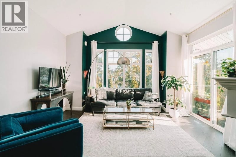 #408 83 STAR Crescent, New Westminster, British Columbia, V3M6X8, New Westminster, British Columbia — photo 1 of 5