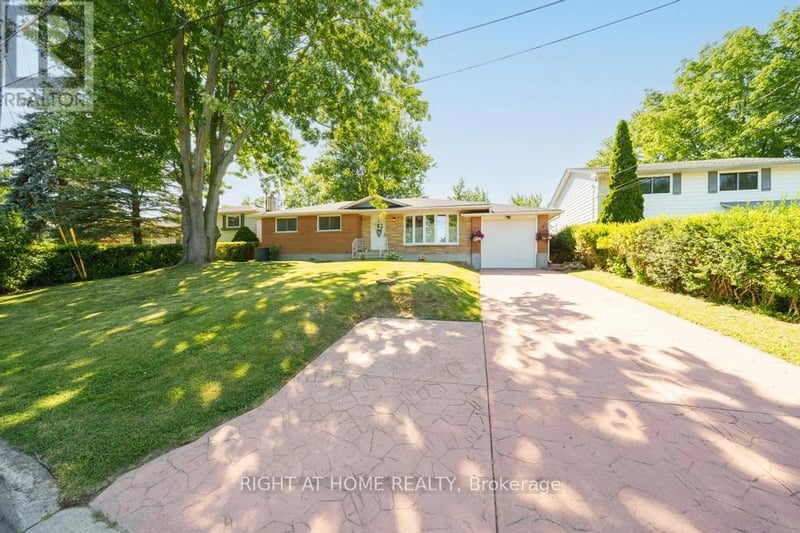 7 Wallis Avenue, West Lincoln (Smithville), Ontario, L0R2A0, West Lincoln (Smithville), Ontario — photo 1 of 5