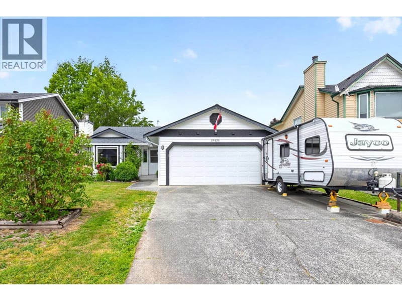 23425 WHIPPOORWILL Avenue, Maple Ridge, British Columbia, V2X9L8, Maple Ridge, British Columbia — photo 1 of 5