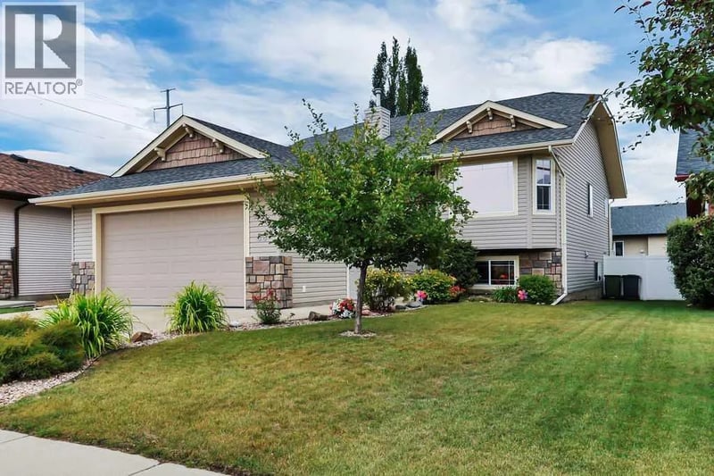 68 Isbister Close, Red Deer, Alberta, T4R0B9, Red Deer, Alberta — photo 1 of 5