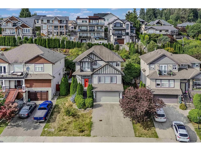 33821 GREWALL Crescent, Mission, British Columbia, V2V7B6, Mission, British Columbia — photo 1 of 5