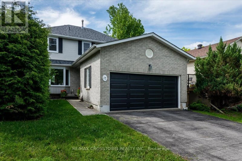 17 Knicely Road, Barrie (Painswick North), Ontario, L4N6T8, Barrie (Painswick North), Ontario — photo 1 of 5