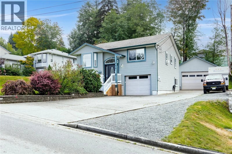 809 Willowcrest Road, Campbell River, British Columbia, V9W5L1, Campbell River, British Columbia — photo 1 of 5