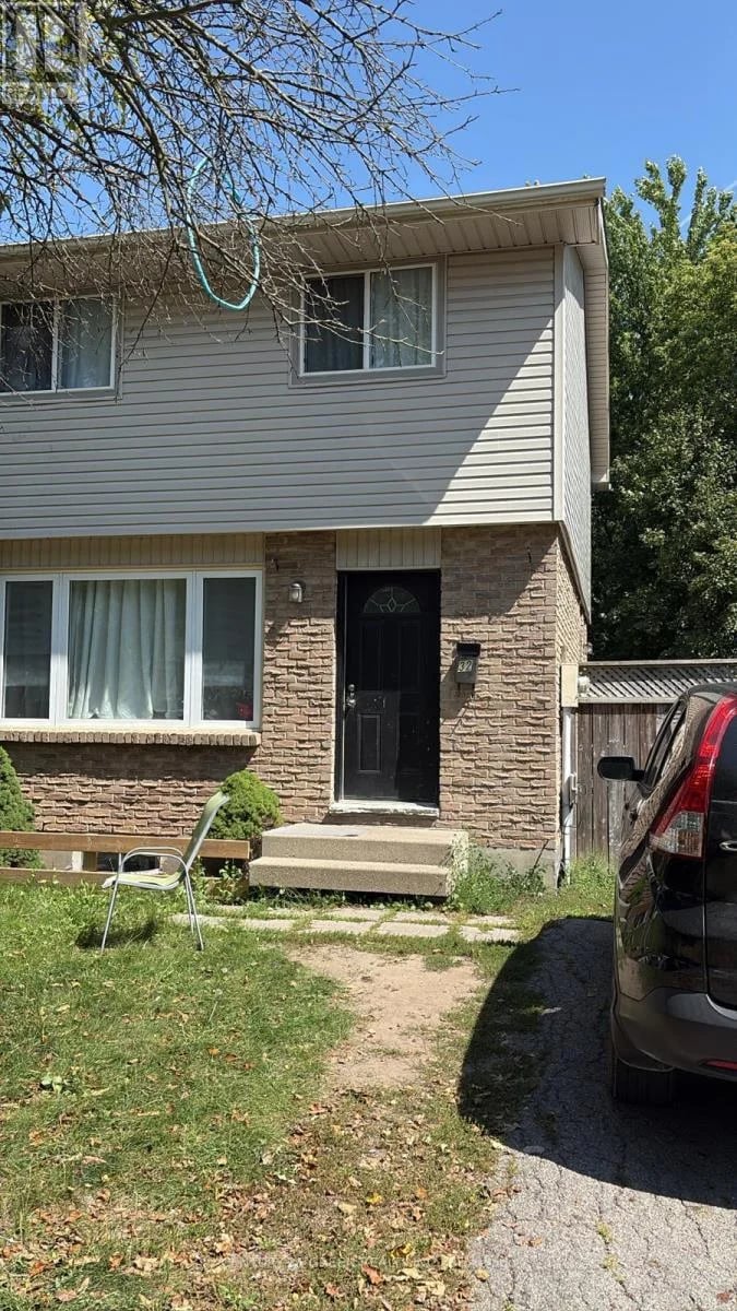 #Main & 2nd 32 Elvira Crescent, London South (South X), Ontario, N6E2P4, London South (South X), Ontario — photo 1 of 5