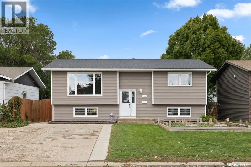 1538 SPADINA STREET W, Moose Jaw, Saskatchewan, S6H7E6, Moose Jaw, Saskatchewan — photo 1 of 5