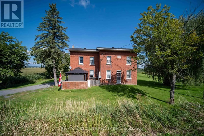 2671 Champlain Street, Clarence-Rockland, Ontario, K0A1N0, Clarence-Rockland, Ontario — photo 1 of 5