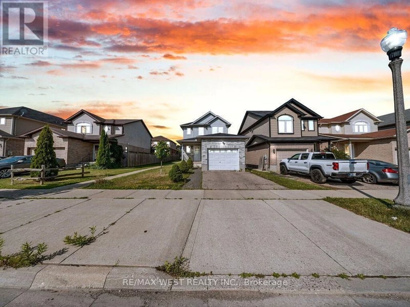 1369 Old Zeller Drive, Kitchener, Ontario, N2A0C6, Kitchener, Ontario — photo 1 of 5