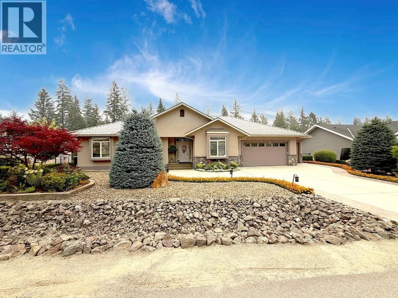2530 Valley Place, Blind Bay, British Columbia, V0E1H2, Blind Bay, British Columbia — photo 1 of 5