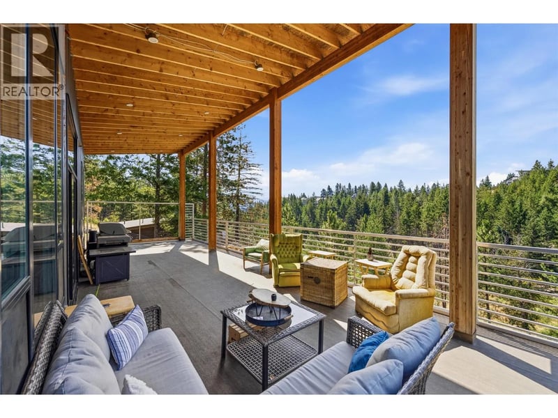 378 Lakewood Road, Vernon, British Columbia, V1T7Z3, Vernon, British Columbia — photo 1 of 5