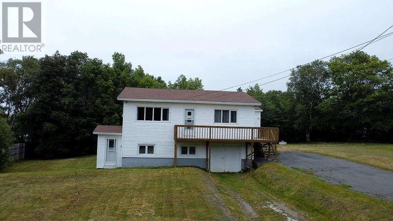 33 Ledrew's Road, Conception Bay South, Newfoundland & Labrador, A1X3B9, Conception Bay South, Newfoundland & Labrador — photo 1 of 5