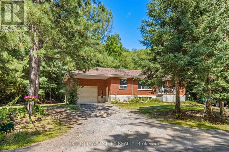 561 Long Lake Road, Madawaska Valley, Ontario, K0J1B0, Madawaska Valley, Ontario — photo 1 of 5