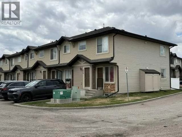 270 Saddlebrook Point Northeast, Calgary, Alberta, T3J0G5, Calgary, Alberta — photo 1 of 5