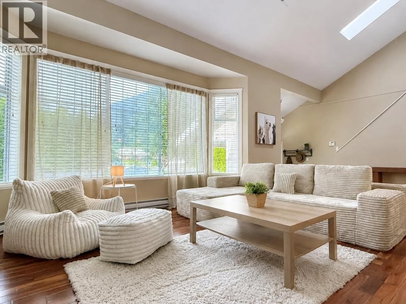 1510 MACDONALD Place, Squamish, British Columbia, V0N1H0, Squamish, British Columbia — photo 1 of 5