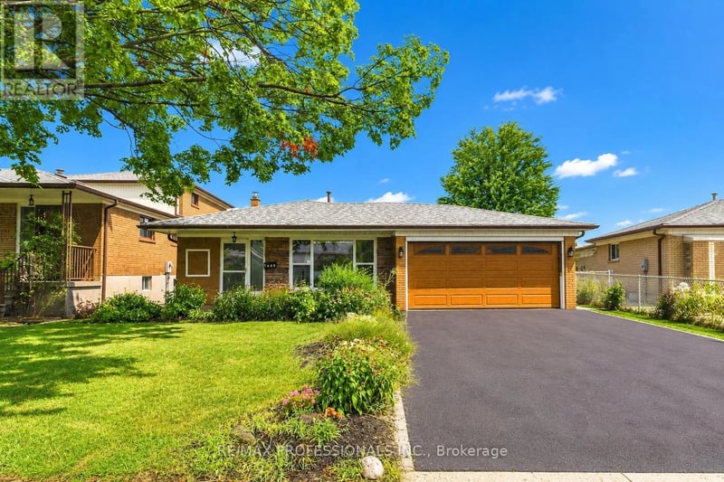 7449 Pickfair Drive, Mississauga (Malton), Ontario, L4T2N1, Mississauga (Malton), Ontario — photo 1 of 5