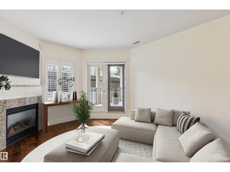 #16 11518 76 AV NW, Edmonton, Alberta, T6G0K7, Edmonton, Alberta — photo 1 of 5