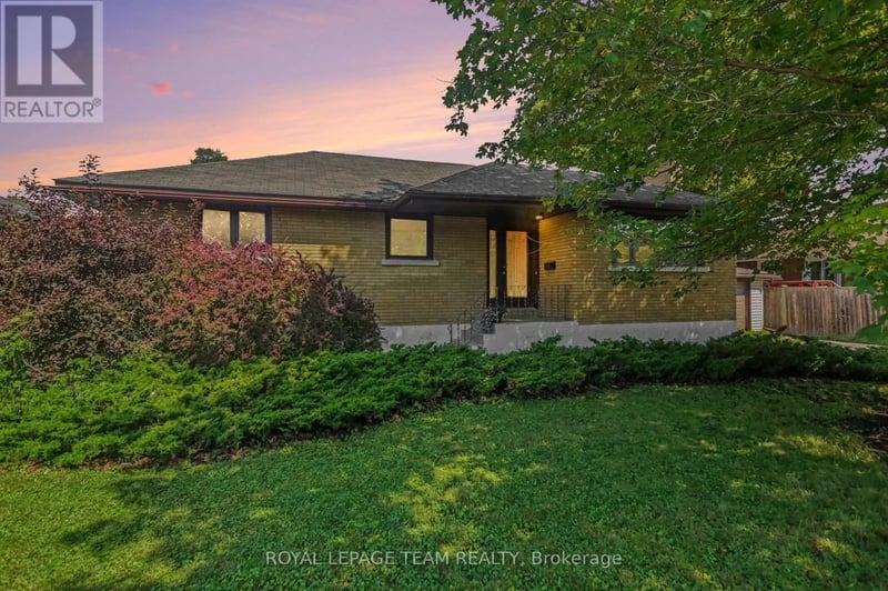 3 Donna Street, Ottawa, Ontario, K2G2V5, Ottawa, Ontario — photo 1 of 5