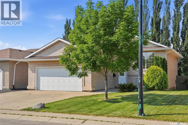 418 Greaves CRESCENT, Saskatoon, Saskatchewan, S7W1A9, Saskatoon, Saskatchewan — photo 1 of 5