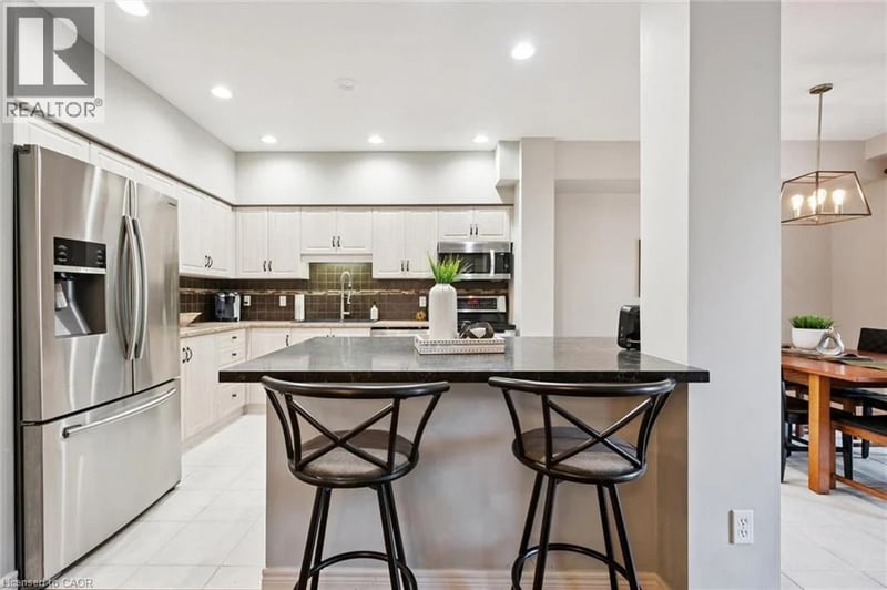 51 SPENCER Crescent, Guelph, Ontario, N1L1M2, Guelph, Ontario — photo 1 of 5