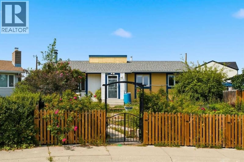 7807 Olympia Bay Southeast, Calgary, Alberta, T2C1N7, Calgary, Alberta — photo 1 of 5