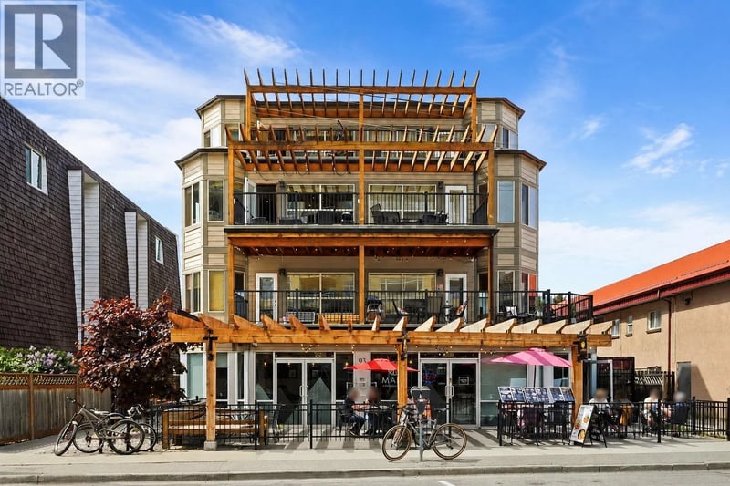 #301 93 Winnipeg Street, Penticton, British Columbia, V2A5L9, Penticton, British Columbia — photo 1 of 5