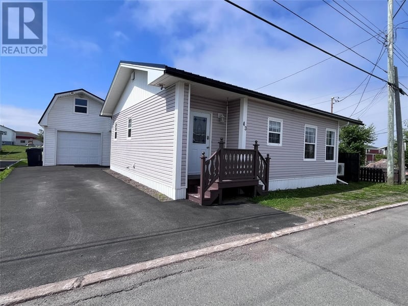 43 Elizabeth Avenue, Grand Bank, Newfoundland & Labrador, A0E1W0, Grand Bank, Newfoundland & Labrador — photo 1 of 5