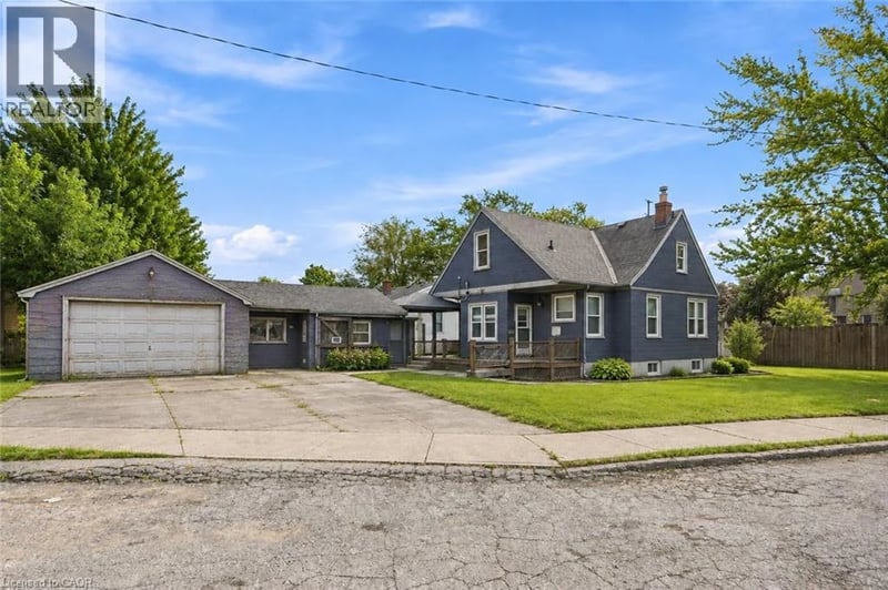 240 PELHAM Road, St. Catharines, Ontario, L2S1X6, St. Catharines, Ontario — photo 1 of 5